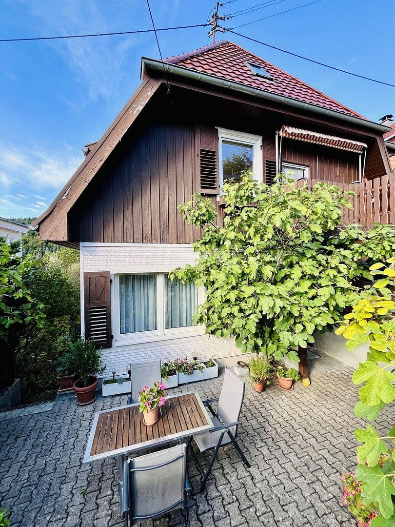 Prodej domu 146 m², pozemek 1.550 m², Neuenbürg, Bádensko-Württembersko Prodej domu 146 m², pozemek 1.550 m², Neuenbürg, Bádensko-Württembersko