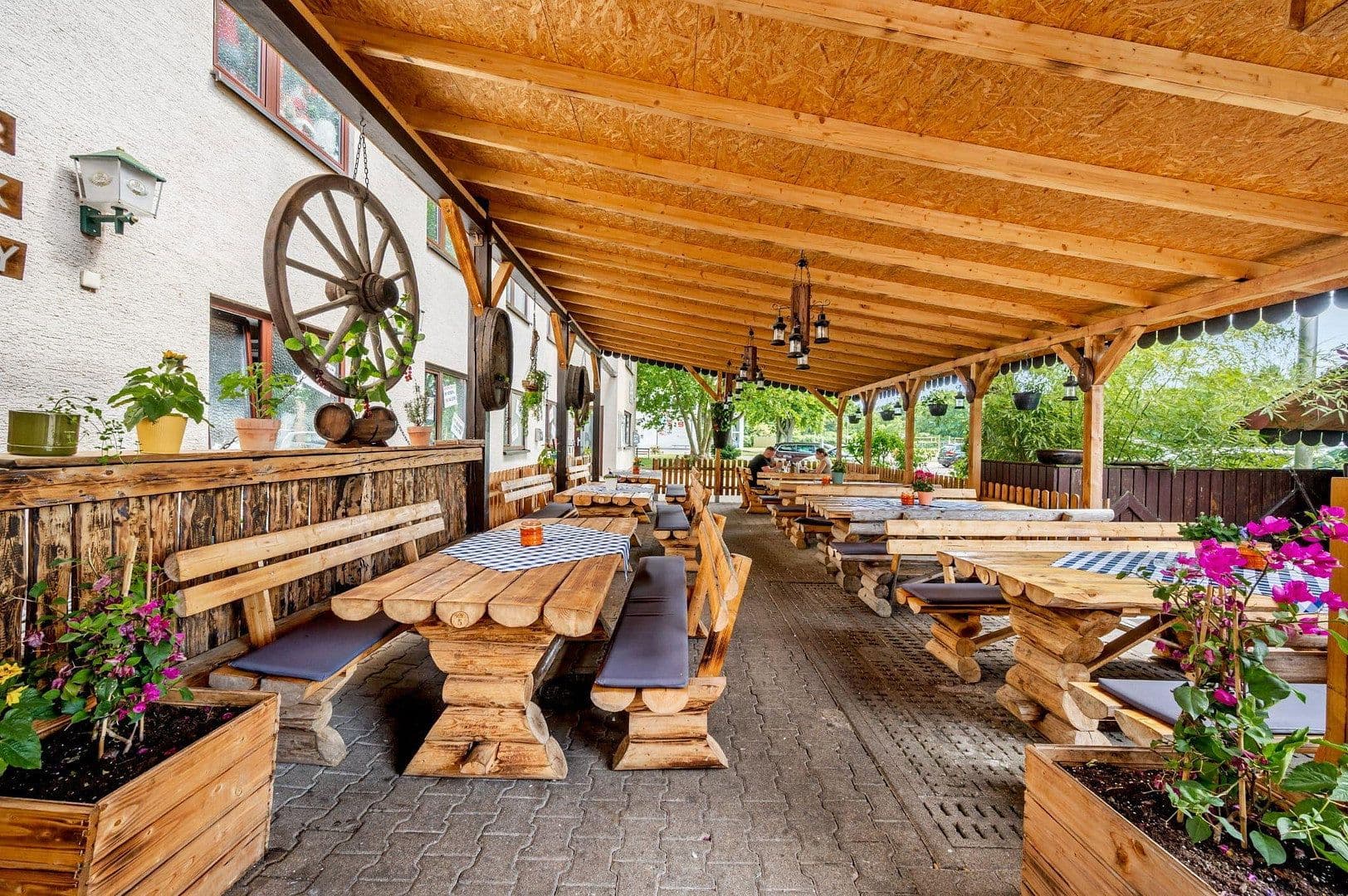 Prodej nebytového prostoru 150 m², Jahnallee 20, Rastatt, Bádensko-Württembersko Prodej nebytového prostoru 150 m², Jahnallee 20, Rastatt, Bádensko-Württembersko