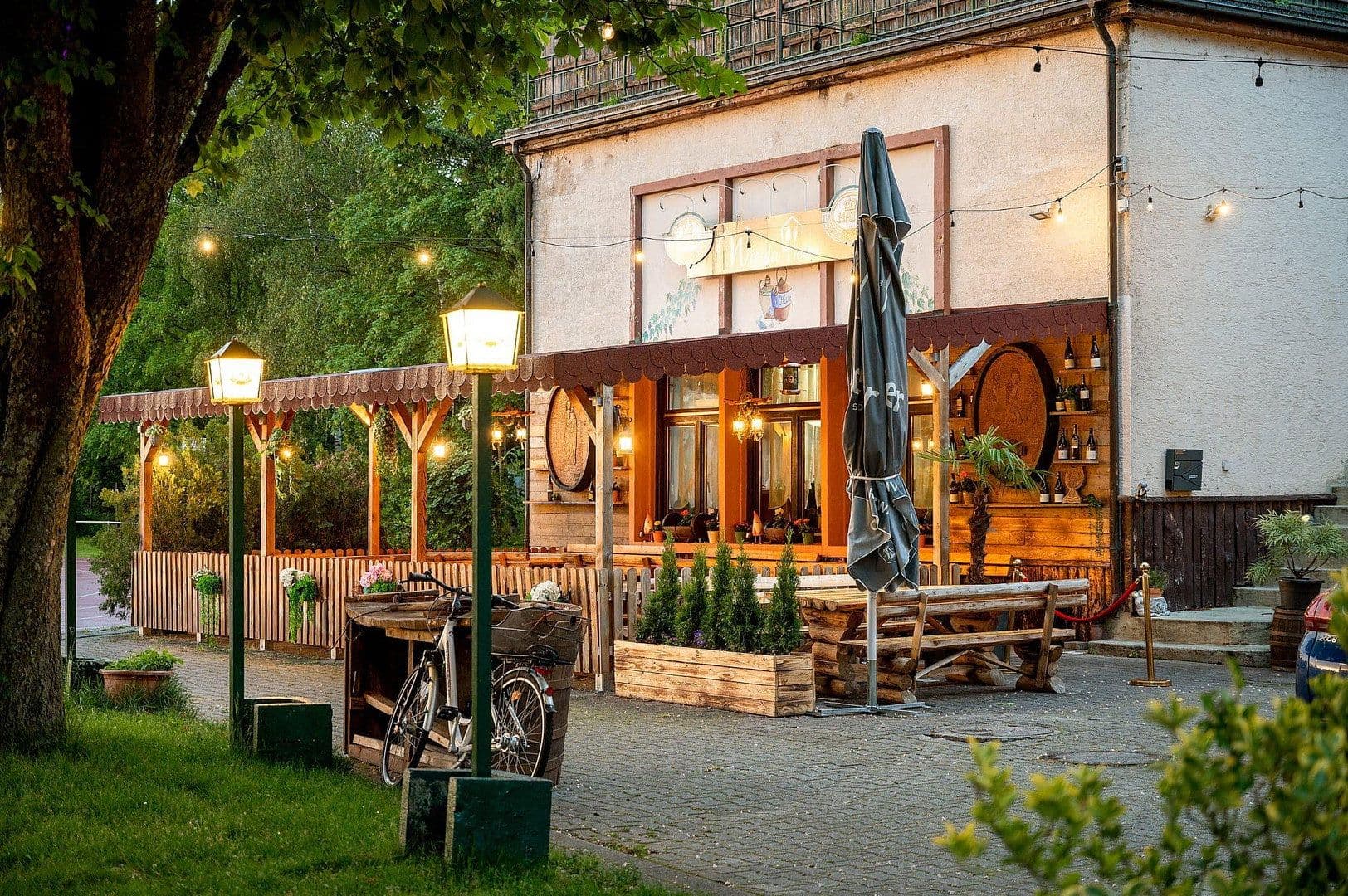 Prodej nebytového prostoru 150 m², Jahnallee 20, Rastatt, Bádensko-Württembersko Prodej nebytového prostoru 150 m², Jahnallee 20, Rastatt, Bádensko-Württembersko