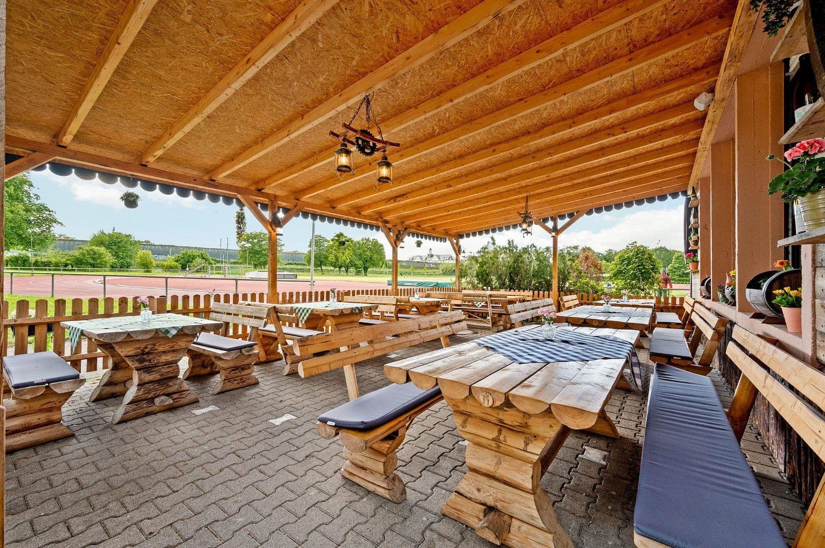 Prodej nebytového prostoru 150 m², Jahnallee 20, Rastatt, Bádensko-Württembersko Prodej nebytového prostoru 150 m², Jahnallee 20, Rastatt, Bádensko-Württembersko