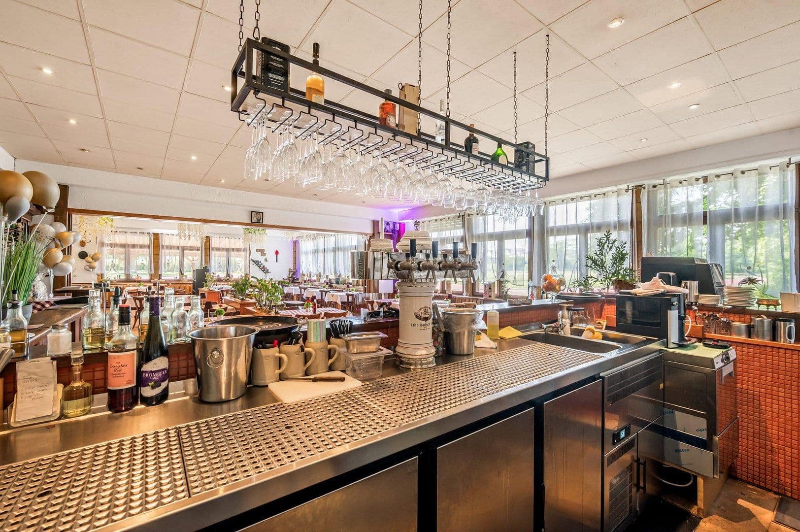 Prodej nebytového prostoru 150 m², Jahnallee 20, Rastatt, Bádensko-Württembersko Prodej nebytového prostoru 150 m², Jahnallee 20, Rastatt, Bádensko-Württembersko