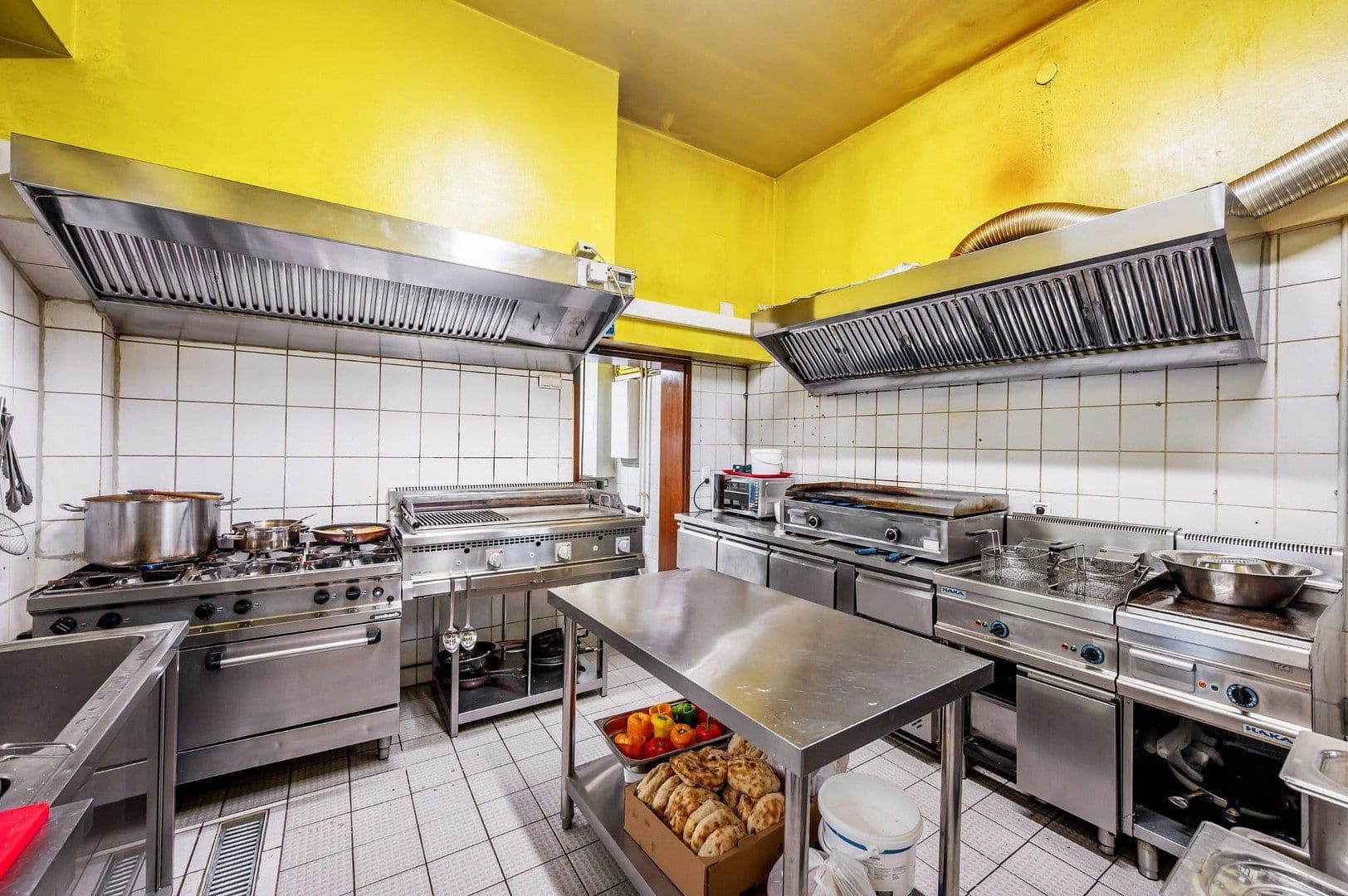 Prodej nebytového prostoru 150 m², Jahnallee 20, Rastatt, Bádensko-Württembersko Prodej nebytového prostoru 150 m², Jahnallee 20, Rastatt, Bádensko-Württembersko