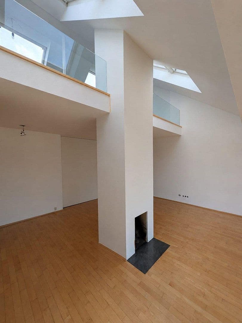 Pronájem bytu 5+1 129 m², Stuttgart West, Bádensko-Württembersko Pronájem bytu 5+1 129 m², Stuttgart West, Bádensko-Württembersko