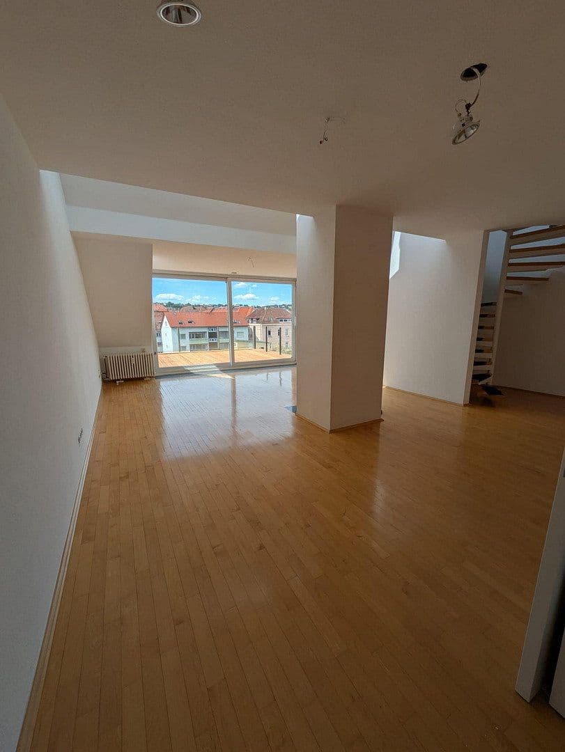 Pronájem bytu 5+1 129 m², Stuttgart West, Bádensko-Württembersko Pronájem bytu 5+1 129 m², Stuttgart West, Bádensko-Württembersko