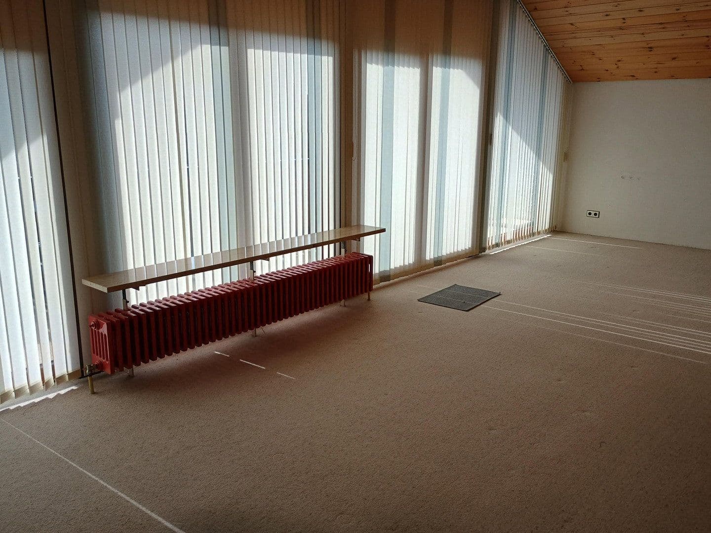 Prodej domu 255 m², pozemek 894 m², Hüttlingen, Bádensko-Württembersko Prodej domu 255 m², pozemek 894 m², Hüttlingen, Bádensko-Württembersko