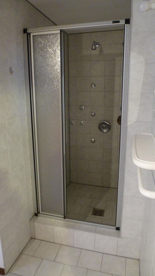 Prodej domu 255 m², pozemek 894 m², Hüttlingen, Bádensko-Württembersko Prodej domu 255 m², pozemek 894 m², Hüttlingen, Bádensko-Württembersko