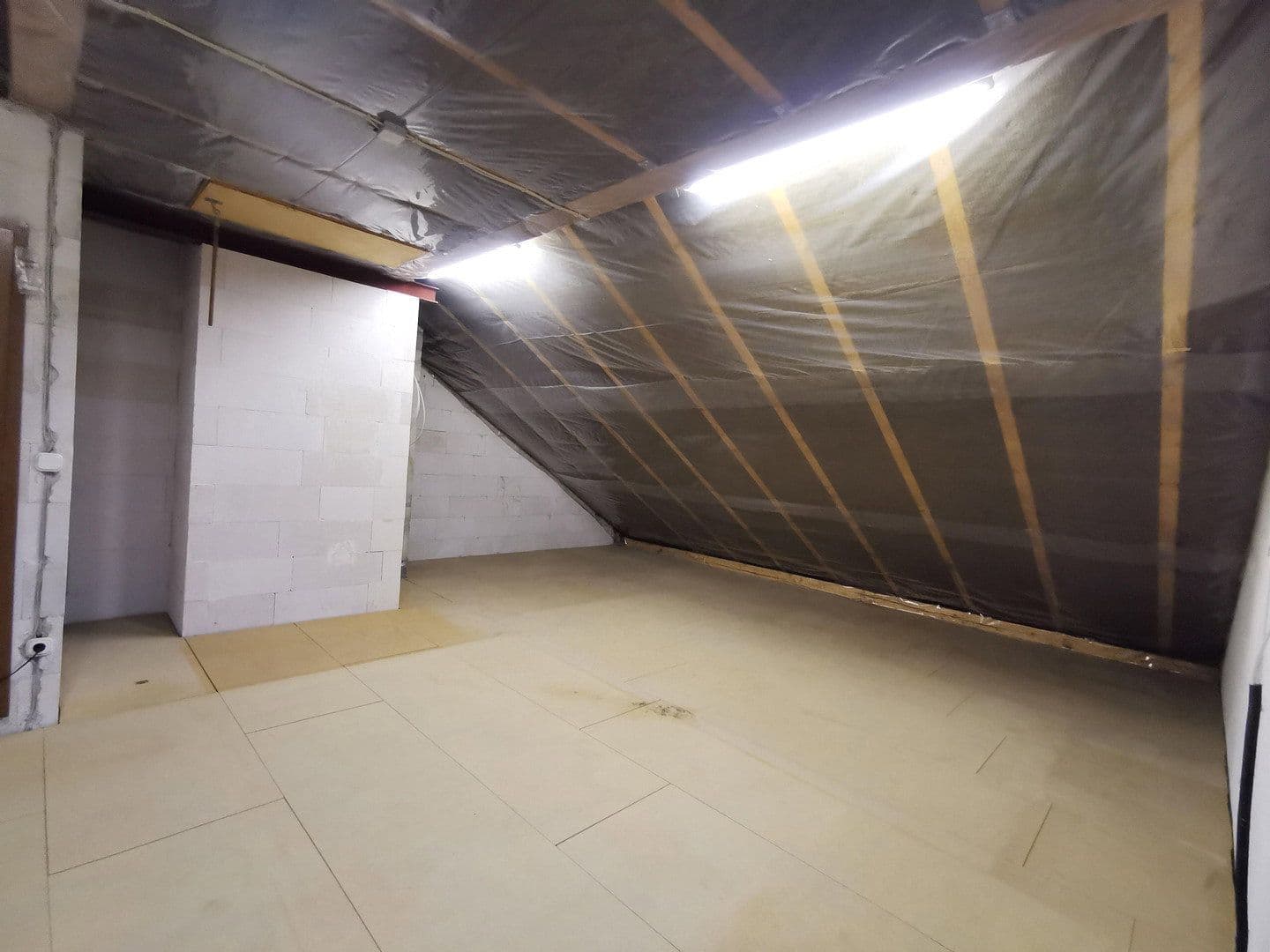 Prodej domu 126 m², pozemek 992 m², Egelsbach, Hessen Prodej domu 126 m², pozemek 992 m², Egelsbach, Hessen