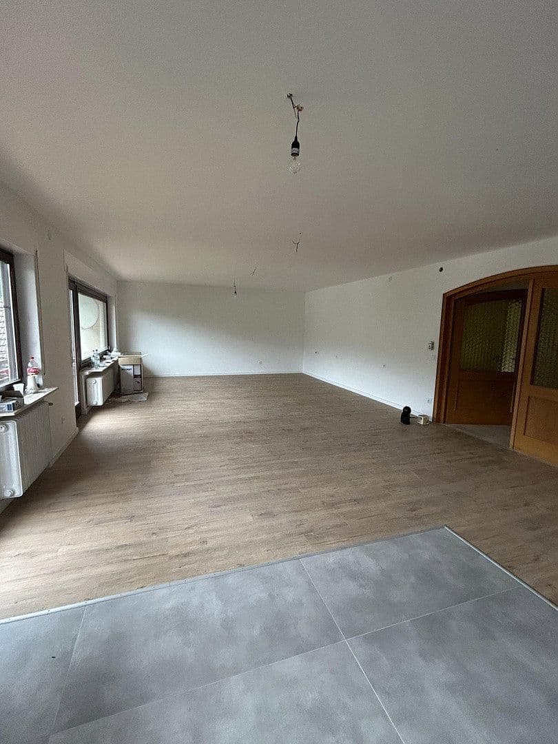 Pronájem bytu 4+1 142 m², Hirschhorn, Hessen Pronájem bytu 4+1 142 m², Hirschhorn, Hessen