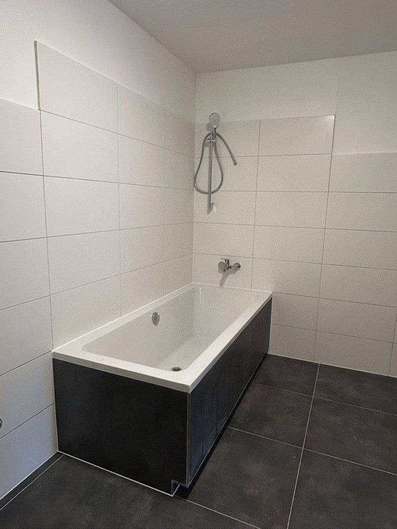 Pronájem bytu 4+1 142 m², Hirschhorn, Hessen Pronájem bytu 4+1 142 m², Hirschhorn, Hessen