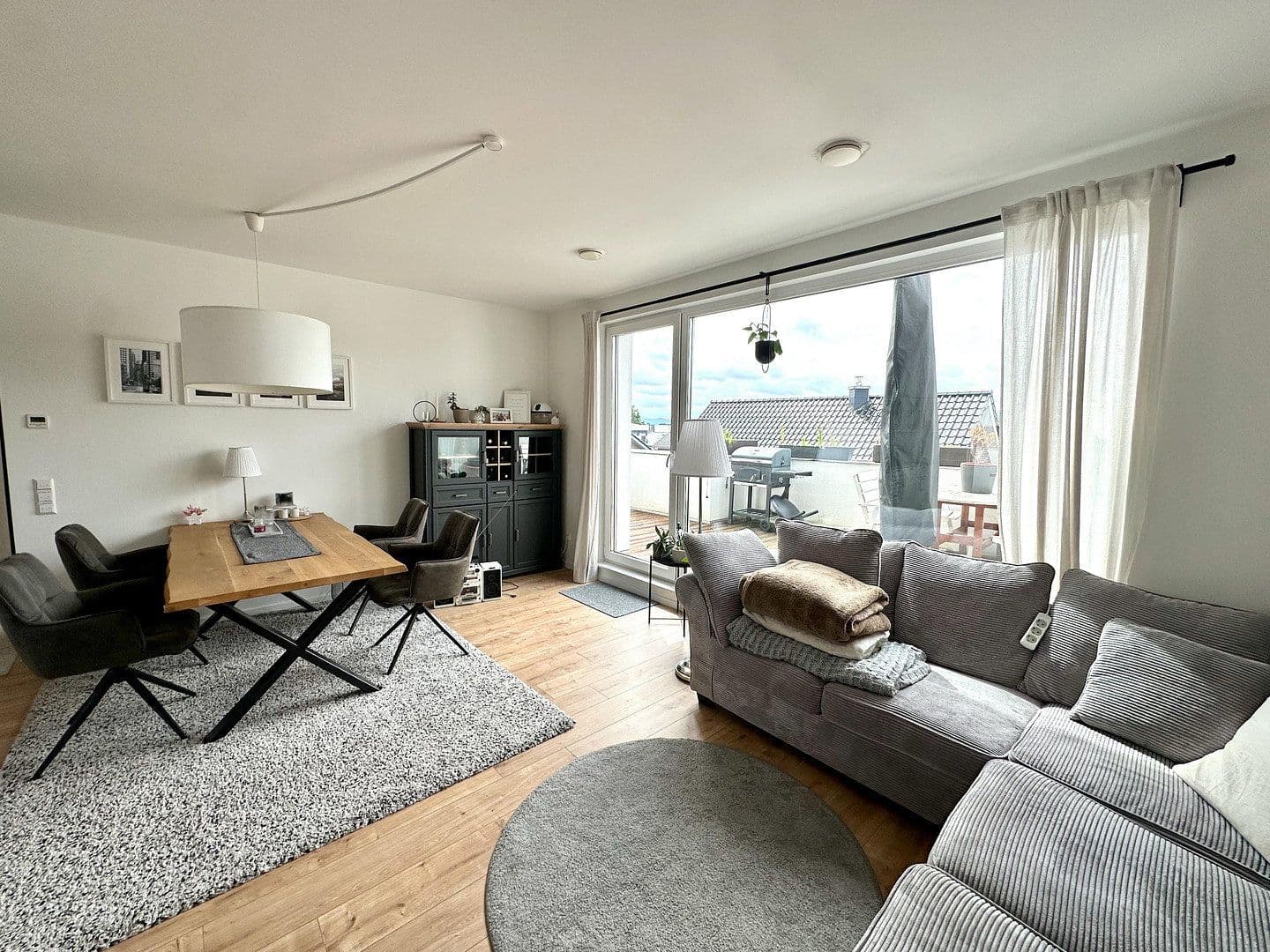 Pronájem bytu 2+1 77 m², Lise-Meitner Straße 7, Hildesheim, Dolní Sasko Pronájem bytu 2+1 77 m², Lise-Meitner Straße 7, Hildesheim, Dolní Sasko