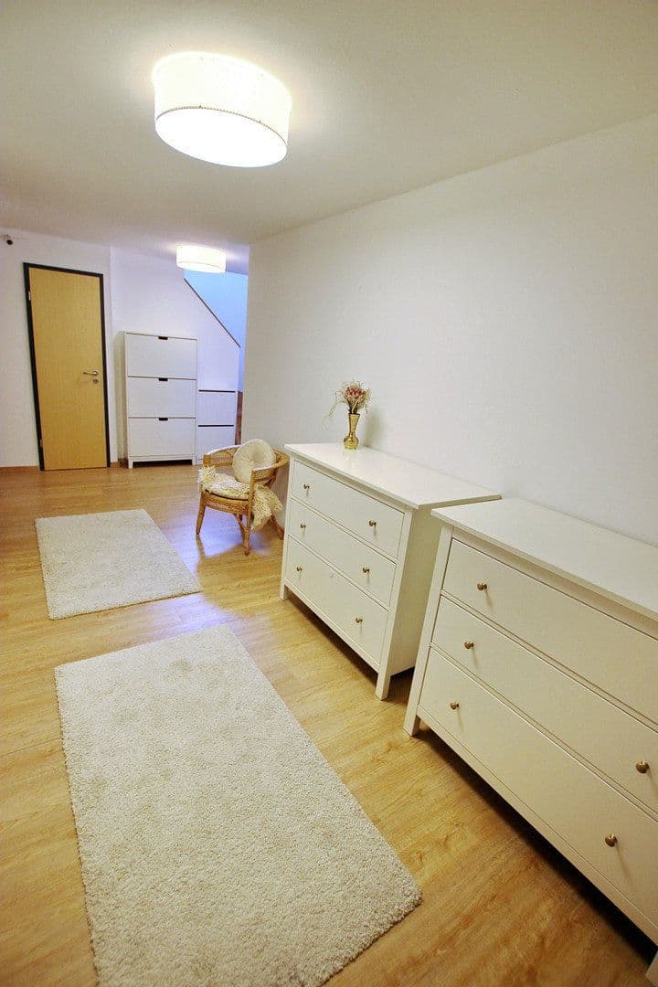 Prodej domu 183 m², pozemek 349 m², Nürtingen, Bádensko-Württembersko Prodej domu 183 m², pozemek 349 m², Nürtingen, Bádensko-Württembersko