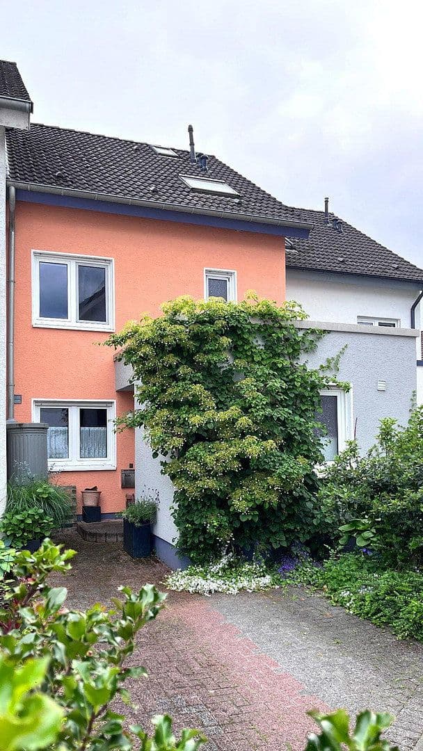 Prodej domu 140 m², pozemek 155 m², Bergisch Gladbach, Severní Porýní-Vestfálsko Prodej domu 140 m², pozemek 155 m², Bergisch Gladbach, Severní Porýní-Vestfálsko