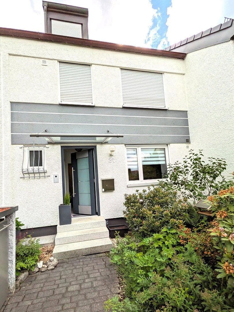 Pronájem domu 135 m², pozemek 147 m², Stein, Bavorsko Pronájem domu 135 m², pozemek 147 m², Stein, Bavorsko