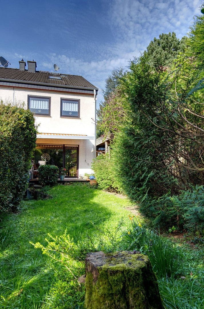Prodej domu 129 m², pozemek 330 m², Leverkusen, Severní Porýní-Vestfálsko Prodej domu 129 m², pozemek 330 m², Leverkusen, Severní Porýní-Vestfálsko