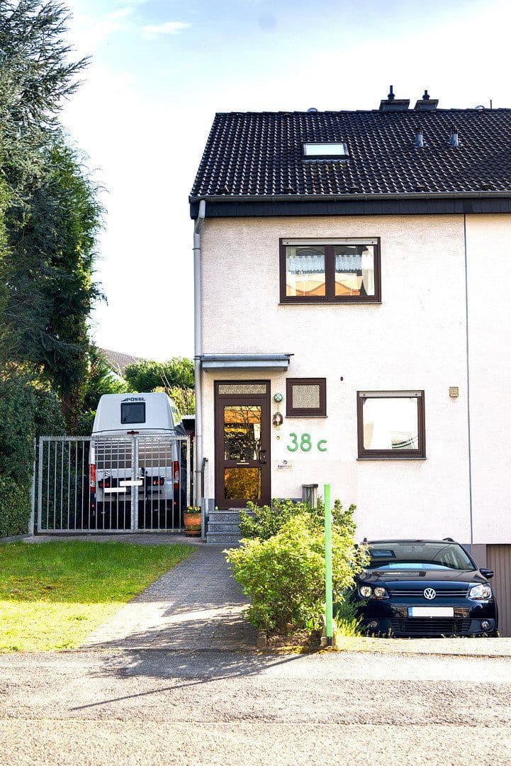 Prodej domu 129 m², pozemek 330 m², Leverkusen, Severní Porýní-Vestfálsko Prodej domu 129 m², pozemek 330 m², Leverkusen, Severní Porýní-Vestfálsko