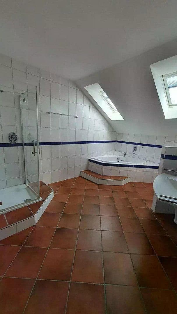 Pronájem kanceláře 240 m², Nidderau, Hessen Pronájem kanceláře 240 m², Nidderau, Hessen