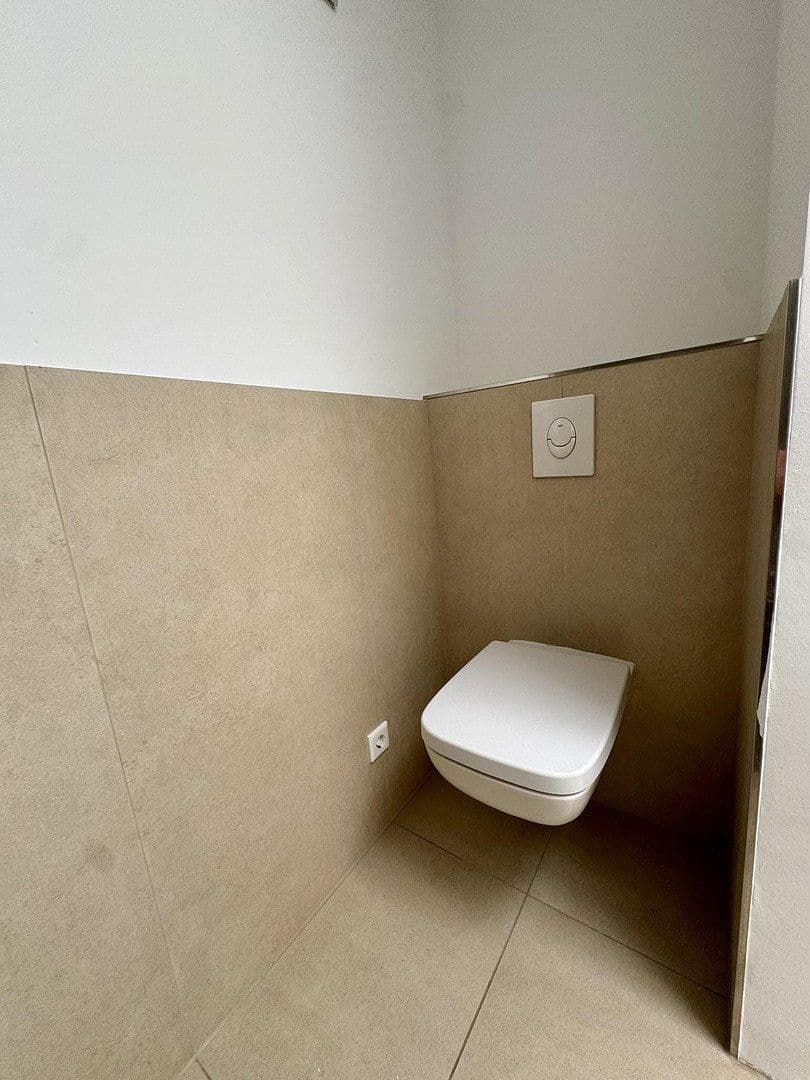 Pronájem domu 150 m², pozemek 100 m², Düsseldorf, Severní Porýní-Vestfálsko Pronájem domu 150 m², pozemek 100 m², Düsseldorf, Severní Porýní-Vestfálsko