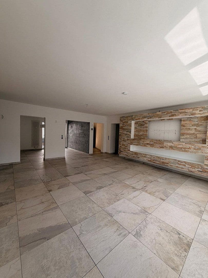 Pronájem bytu 3+1 131 m², Pulheim, Severní Porýní-Vestfálsko Pronájem bytu 3+1 131 m², Pulheim, Severní Porýní-Vestfálsko