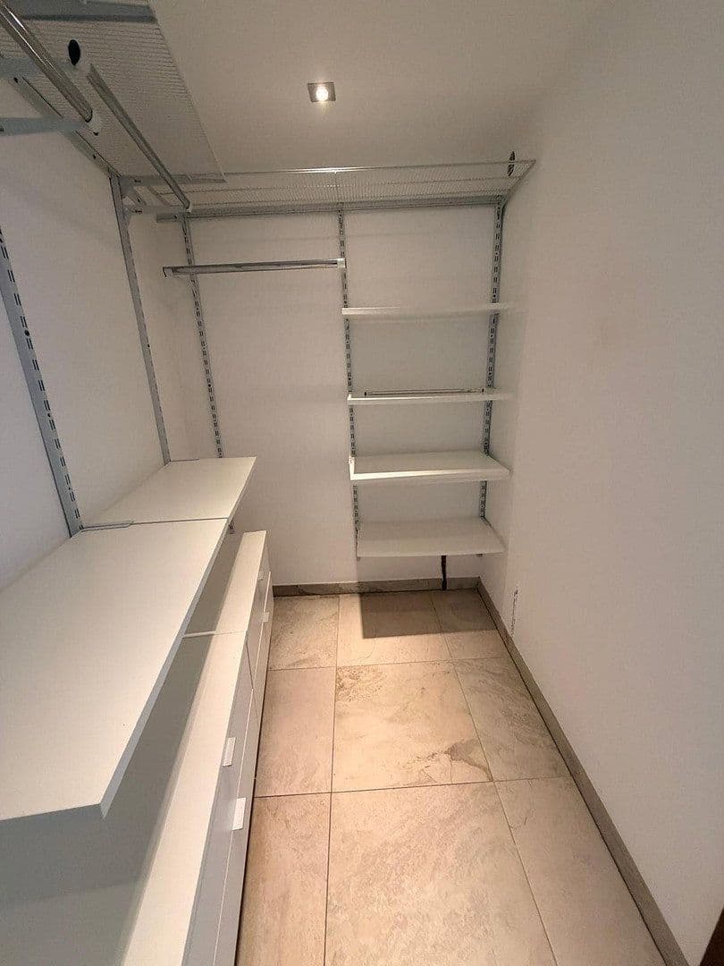 Pronájem bytu 3+1 131 m², Pulheim, Severní Porýní-Vestfálsko Pronájem bytu 3+1 131 m², Pulheim, Severní Porýní-Vestfálsko
