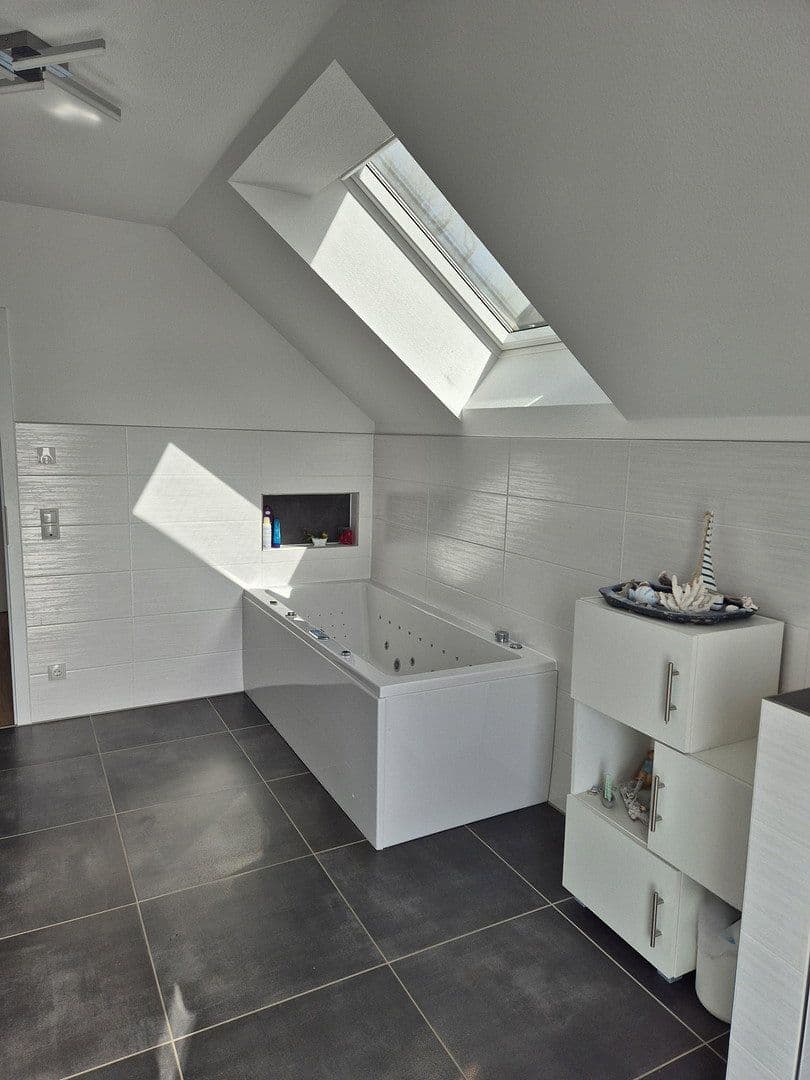 Prodej domu 245 m², pozemek 790 m², Bad Bellingen, Bádensko-Württembersko Prodej domu 245 m², pozemek 790 m², Bad Bellingen, Bádensko-Württembersko