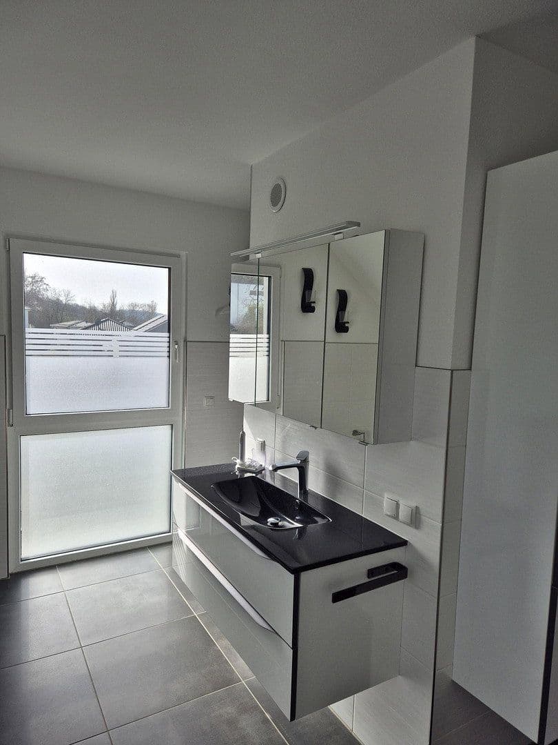 Prodej domu 245 m², pozemek 790 m², Bad Bellingen, Bádensko-Württembersko Prodej domu 245 m², pozemek 790 m², Bad Bellingen, Bádensko-Württembersko