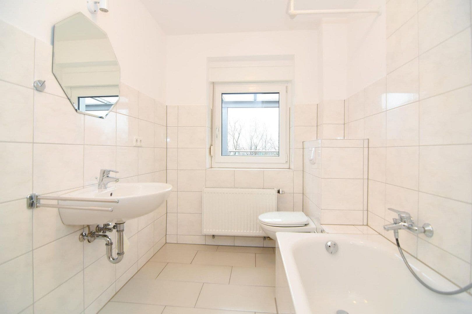 Prodej domu 478 m², pozemek 297 m², Nürnberger Str. 180, Fürth, Bavorsko Prodej domu 478 m², pozemek 297 m², Nürnberger Str. 180, Fürth, Bavorsko