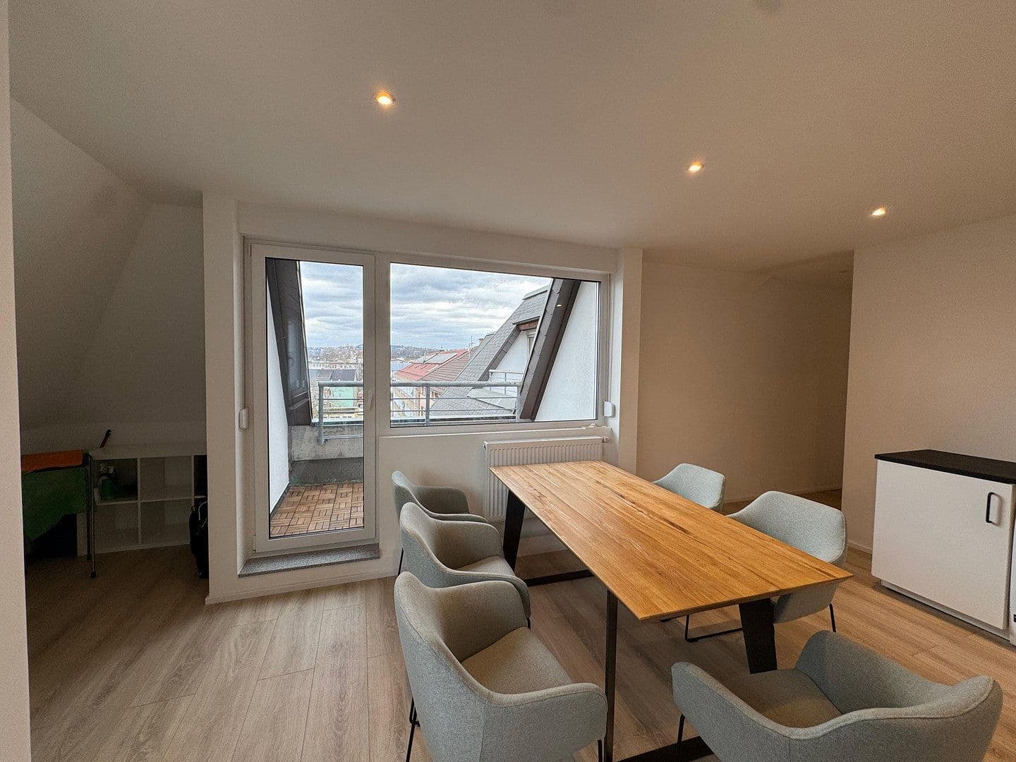 Prodej bytu 6+1 146 m², Stuttgart, Bádensko-Württembersko Prodej bytu 6+1 146 m², Stuttgart, Bádensko-Württembersko
