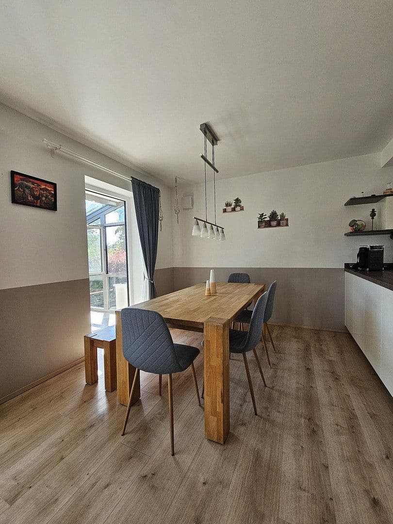 Prodej bytu 7+1 210 m², Burgthann, Bavorsko Prodej bytu 7+1 210 m², Burgthann, Bavorsko