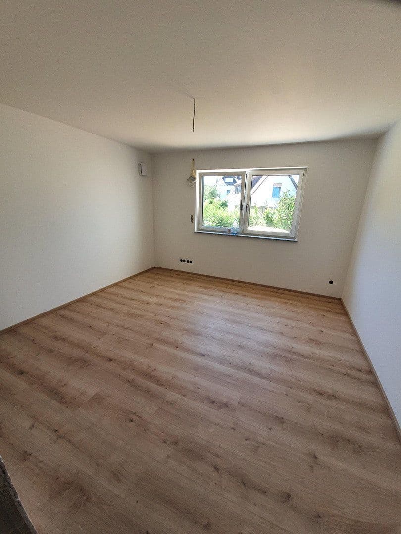 Prodej bytu 7+1 210 m², Burgthann, Bavorsko Prodej bytu 7+1 210 m², Burgthann, Bavorsko