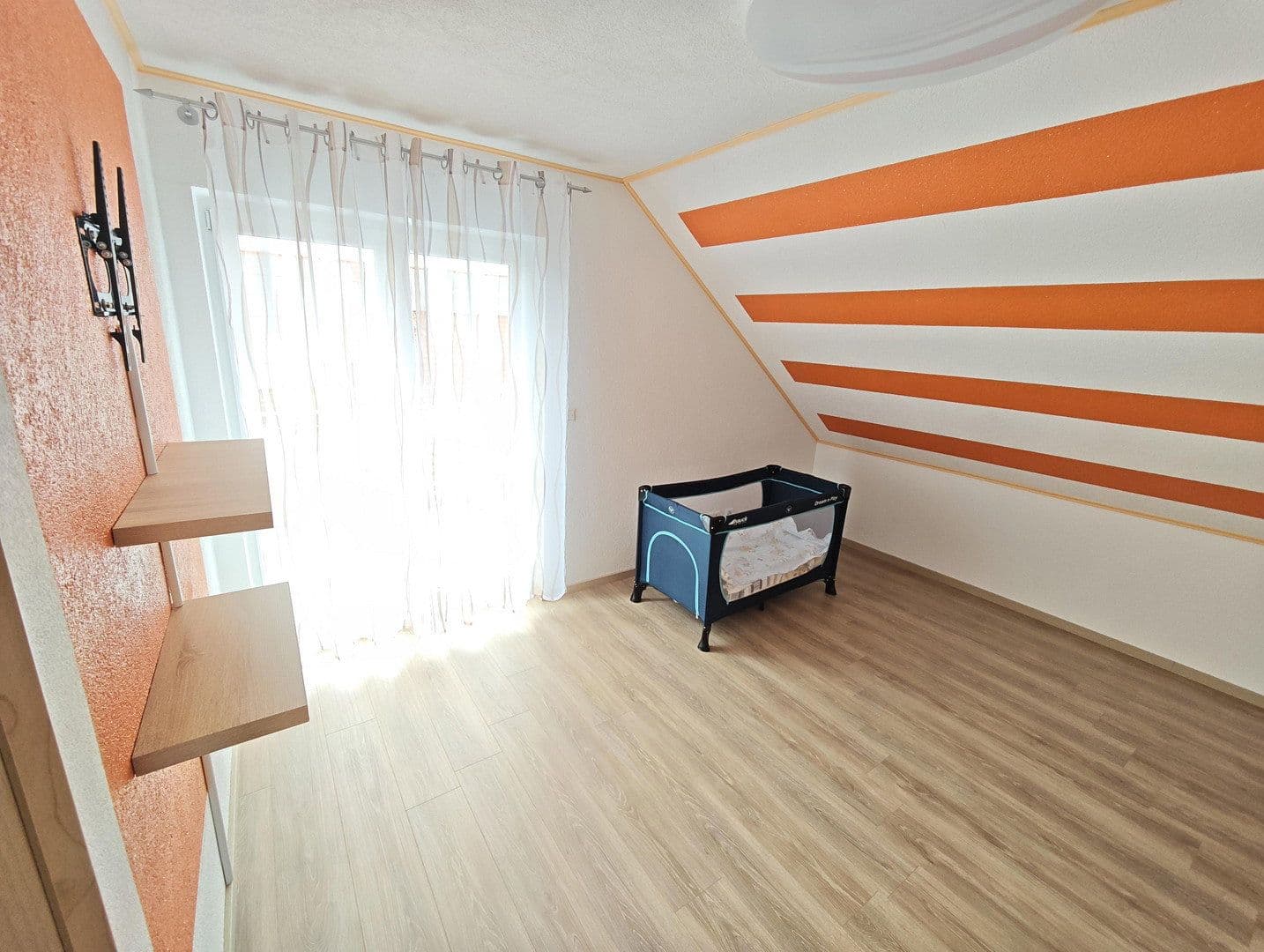 Prodej domu 133 m², pozemek 459 m², Eppingen, Bádensko-Württembersko Prodej domu 133 m², pozemek 459 m², Eppingen, Bádensko-Württembersko
