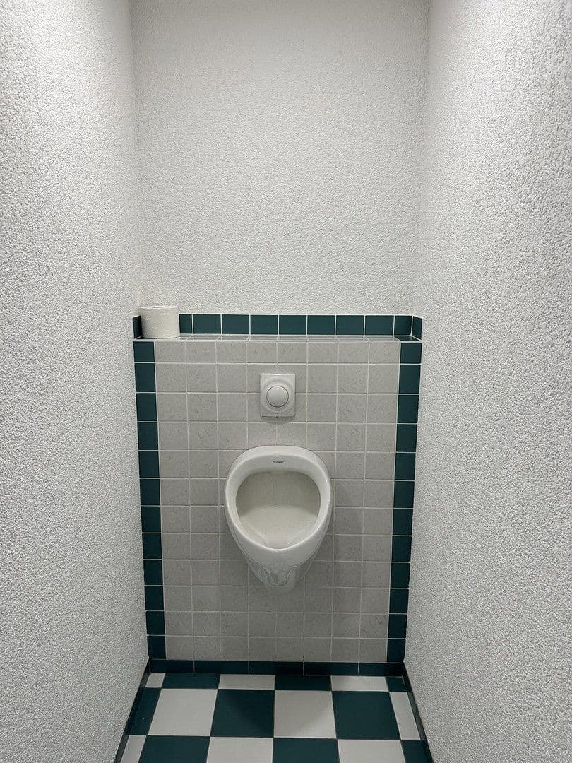 Pronájem nebytového prostoru 588 m², Mühllach 11, Röthenbach an der Pegnitz, Bavorsko Pronájem nebytového prostoru 588 m², Mühllach 11, Röthenbach an der Pegnitz, Bavorsko
