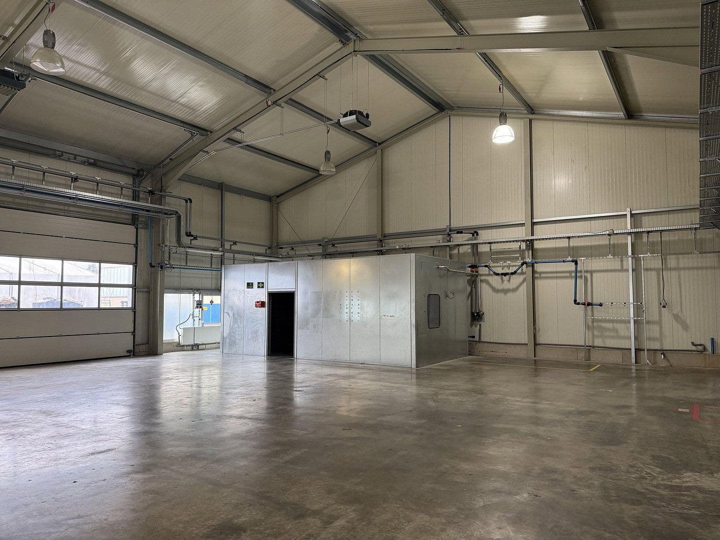 Pronájem nebytového prostoru 588 m², Mühllach 11, Röthenbach an der Pegnitz, Bavorsko Pronájem nebytového prostoru 588 m², Mühllach 11, Röthenbach an der Pegnitz, Bavorsko