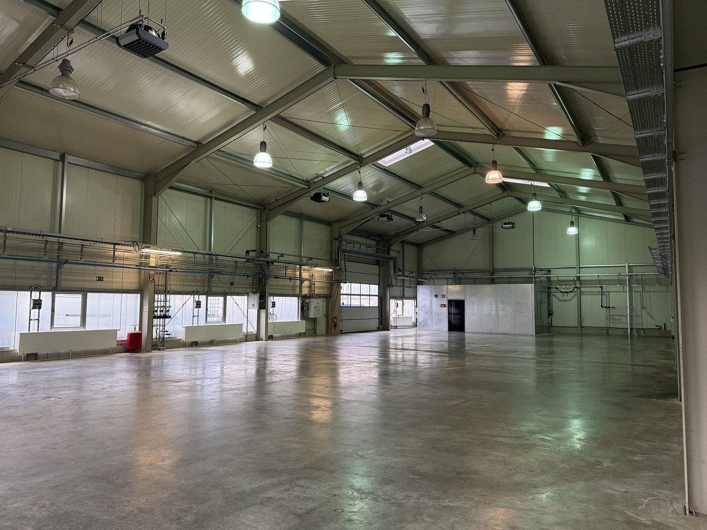 Pronájem nebytového prostoru 588 m², Mühllach 11, Röthenbach an der Pegnitz, Bavorsko Pronájem nebytového prostoru 588 m², Mühllach 11, Röthenbach an der Pegnitz, Bavorsko