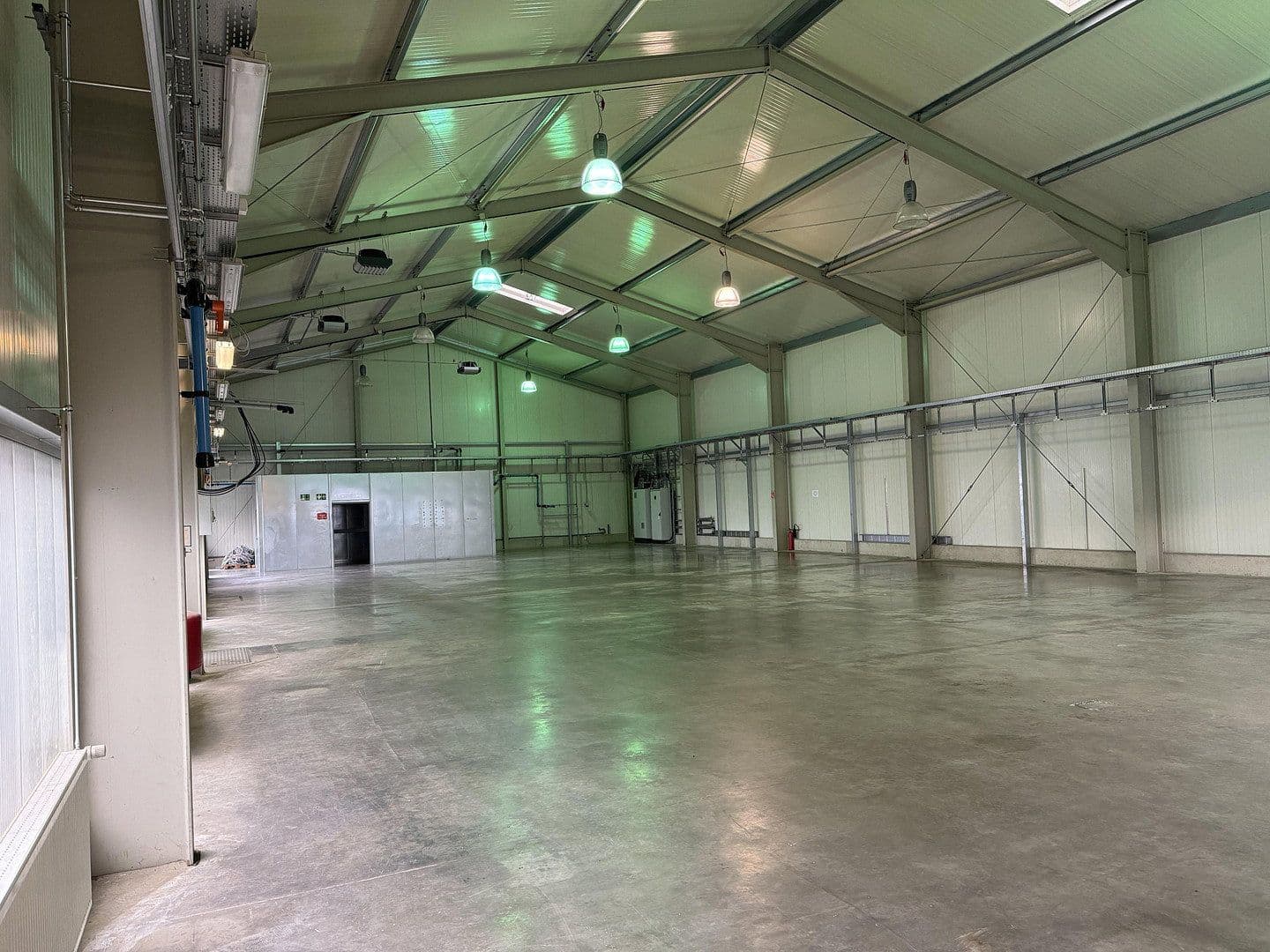 Pronájem nebytového prostoru 588 m², Mühllach 11, Röthenbach an der Pegnitz, Bavorsko Pronájem nebytového prostoru 588 m², Mühllach 11, Röthenbach an der Pegnitz, Bavorsko