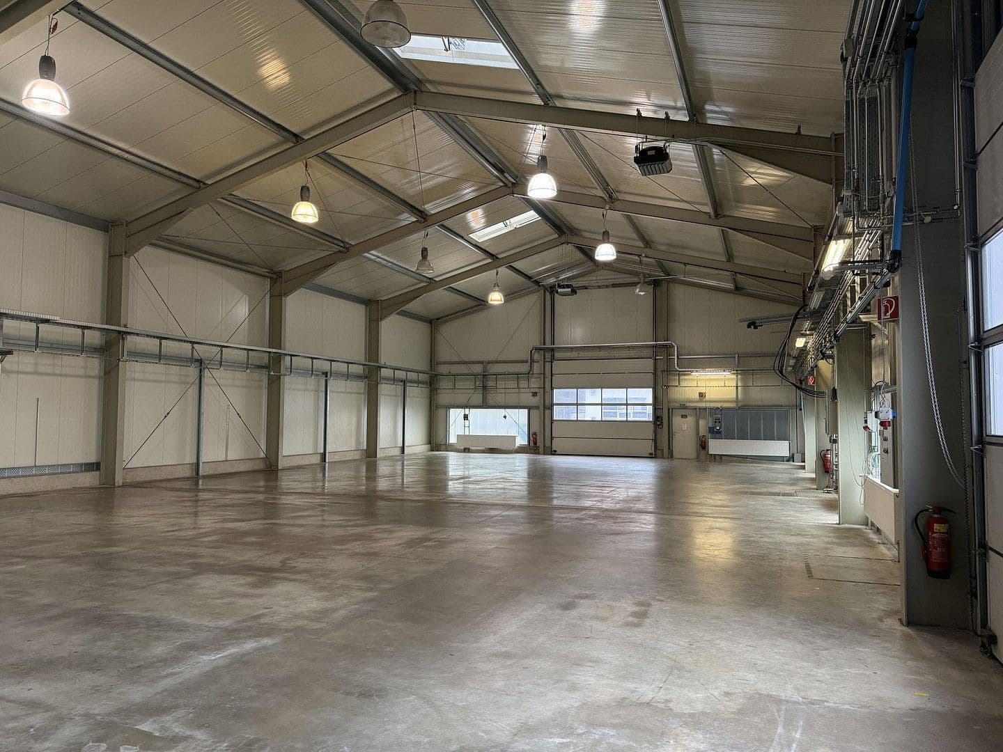 Pronájem nebytového prostoru 588 m², Mühllach 11, Röthenbach an der Pegnitz, Bavorsko Pronájem nebytového prostoru 588 m², Mühllach 11, Röthenbach an der Pegnitz, Bavorsko