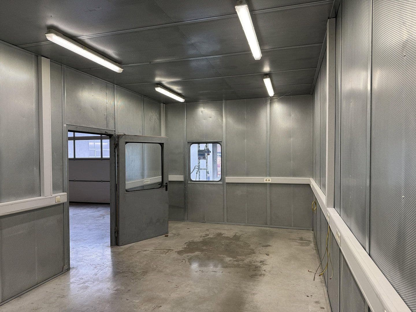 Pronájem nebytového prostoru 588 m², Mühllach 11, Röthenbach an der Pegnitz, Bavorsko Pronájem nebytového prostoru 588 m², Mühllach 11, Röthenbach an der Pegnitz, Bavorsko
