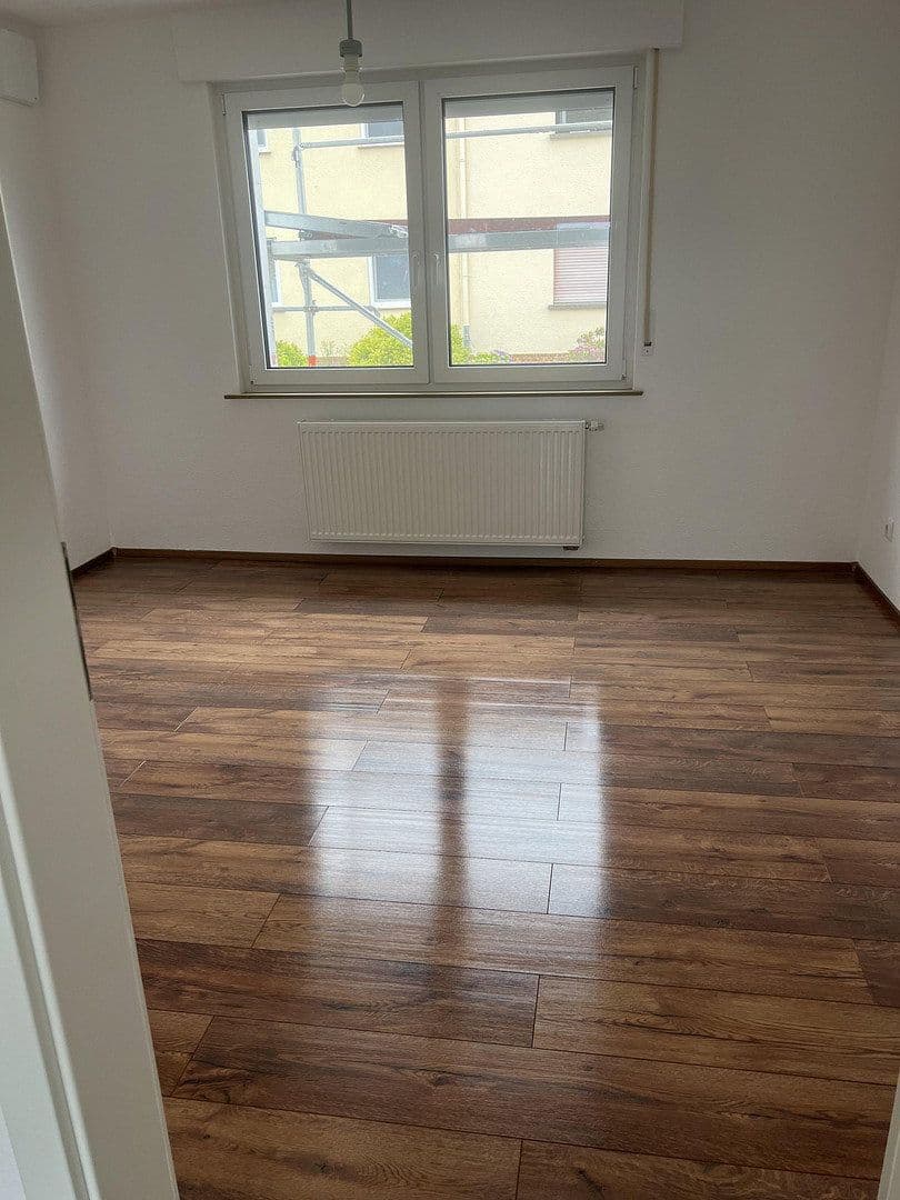 Pronájem bytu 3+kk 105 m², v.d. Leyenstr. 18, Nickenich, Porýní-Falc Pronájem bytu 3+kk 105 m², v.d. Leyenstr. 18, Nickenich, Porýní-Falc