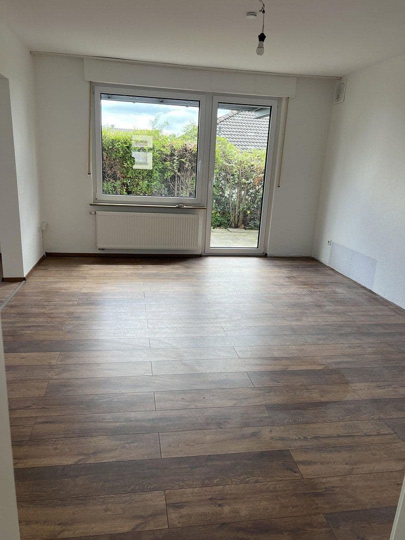 Pronájem bytu 3+kk 105 m², v.d. Leyenstr. 18, Nickenich, Porýní-Falc Pronájem bytu 3+kk 105 m², v.d. Leyenstr. 18, Nickenich, Porýní-Falc