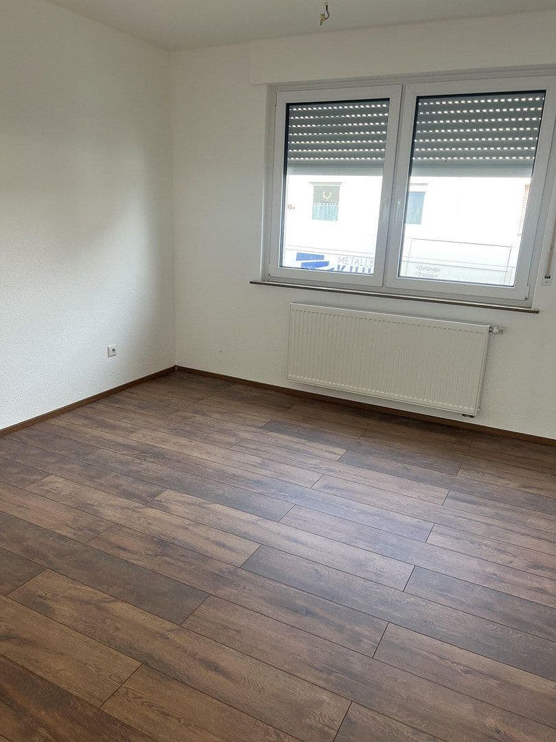 Pronájem bytu 3+kk 105 m², v.d. Leyenstr. 18, Nickenich, Porýní-Falc Pronájem bytu 3+kk 105 m², v.d. Leyenstr. 18, Nickenich, Porýní-Falc