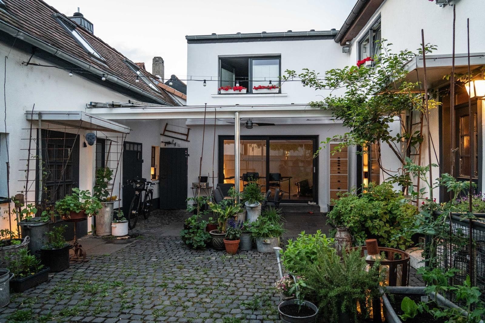 Prodej domu 180 m², pozemek 195 m², Frankfurt am Main, Hessen Prodej domu 180 m², pozemek 195 m², Frankfurt am Main, Hessen