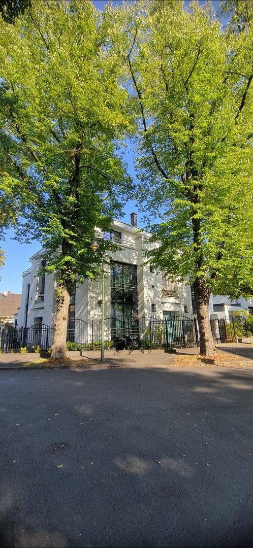 Prodej domu 698 m², pozemek 856 m², Düsseldorf, Severní Porýní-Vestfálsko Prodej domu 698 m², pozemek 856 m², Düsseldorf, Severní Porýní-Vestfálsko