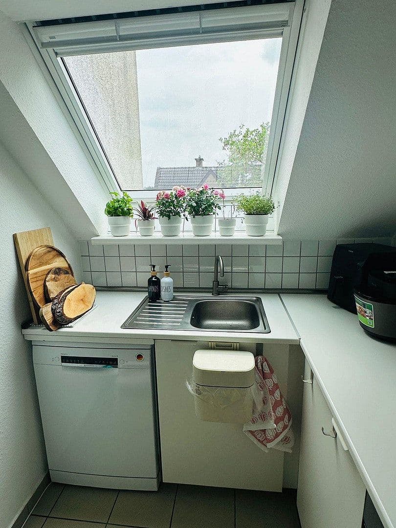 Pronájem bytu 3+1 68 m², Bitterstraße 24, Köln, Severní Porýní-Vestfálsko Pronájem bytu 3+1 68 m², Bitterstraße 24, Köln, Severní Porýní-Vestfálsko