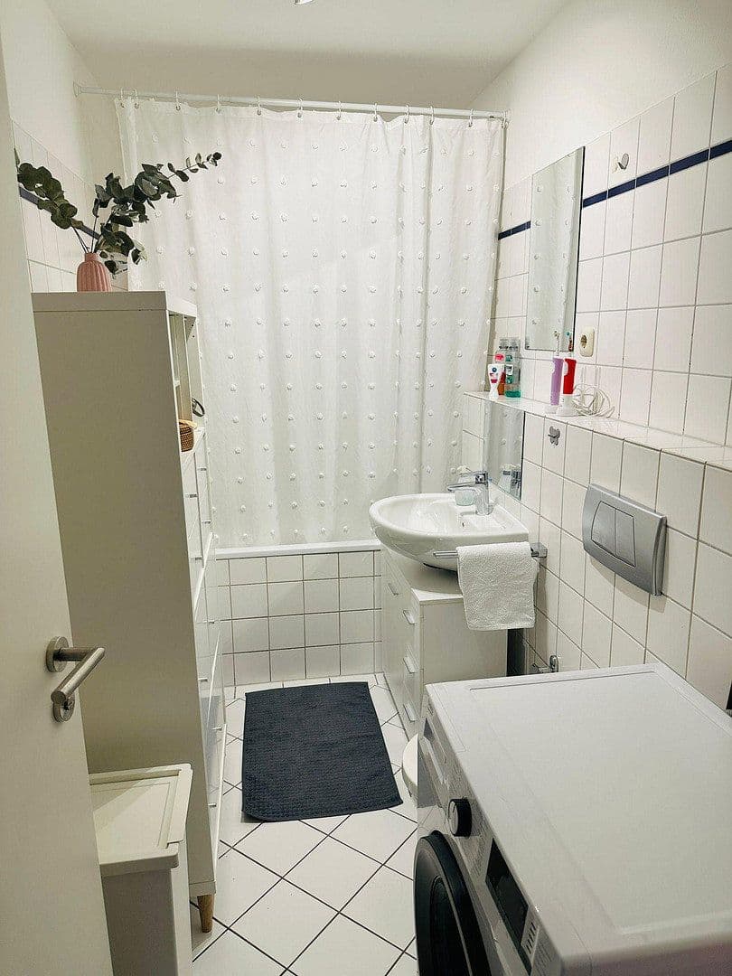 Pronájem bytu 3+1 68 m², Bitterstraße 24, Köln, Severní Porýní-Vestfálsko Pronájem bytu 3+1 68 m², Bitterstraße 24, Köln, Severní Porýní-Vestfálsko