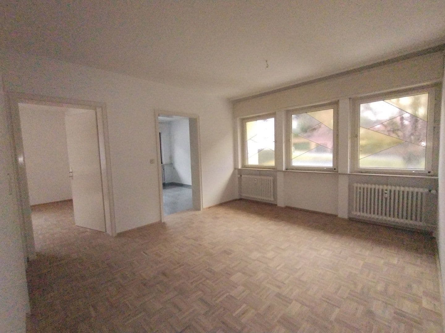 Pronájem bytu 4+1 130 m², Schwimmbadstraße 7, Bad Herrenalb, Bádensko-Württembersko Pronájem bytu 4+1 130 m², Schwimmbadstraße 7, Bad Herrenalb, Bádensko-Württembersko