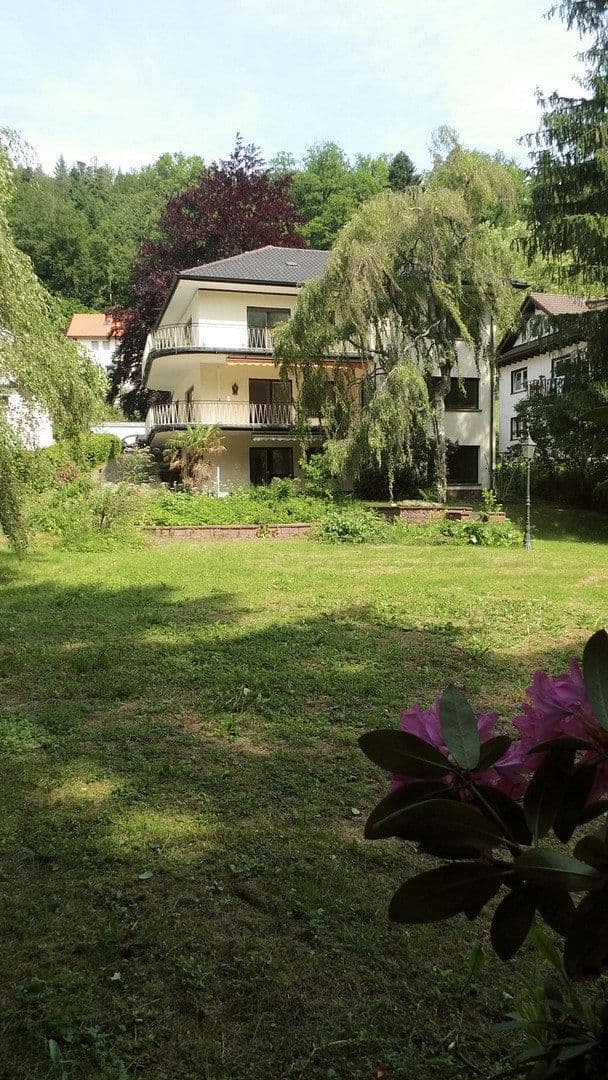 Pronájem bytu 4+1 130 m², Schwimmbadstraße 7, Bad Herrenalb, Bádensko-Württembersko Pronájem bytu 4+1 130 m², Schwimmbadstraße 7, Bad Herrenalb, Bádensko-Württembersko