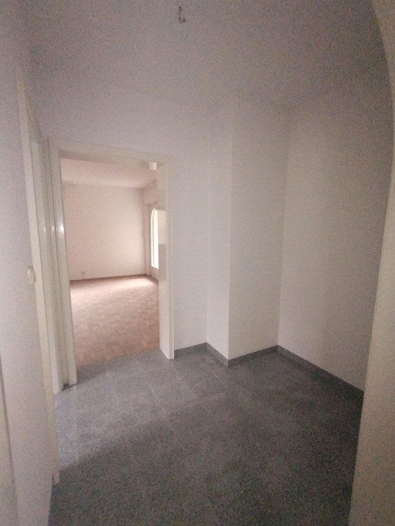 Pronájem bytu 4+1 130 m², Schwimmbadstraße 7, Bad Herrenalb, Bádensko-Württembersko Pronájem bytu 4+1 130 m², Schwimmbadstraße 7, Bad Herrenalb, Bádensko-Württembersko