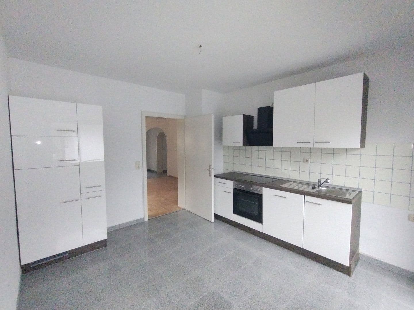 Pronájem bytu 4+1 130 m², Schwimmbadstraße 7, Bad Herrenalb, Bádensko-Württembersko Pronájem bytu 4+1 130 m², Schwimmbadstraße 7, Bad Herrenalb, Bádensko-Württembersko