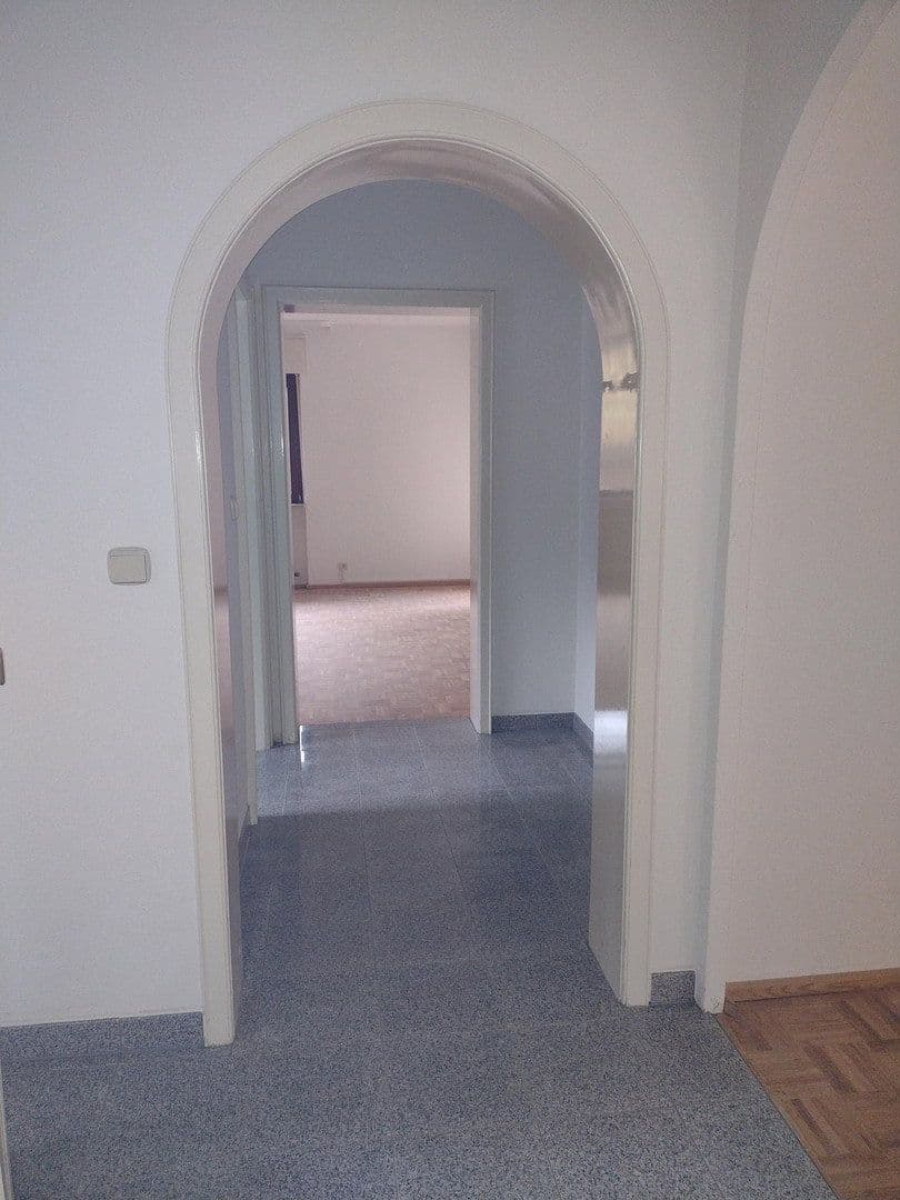 Pronájem bytu 4+1 130 m², Schwimmbadstraße 7, Bad Herrenalb, Bádensko-Württembersko Pronájem bytu 4+1 130 m², Schwimmbadstraße 7, Bad Herrenalb, Bádensko-Württembersko