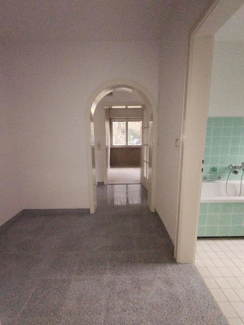 Pronájem bytu 4+1 130 m², Schwimmbadstraße 7, Bad Herrenalb, Bádensko-Württembersko Pronájem bytu 4+1 130 m², Schwimmbadstraße 7, Bad Herrenalb, Bádensko-Württembersko