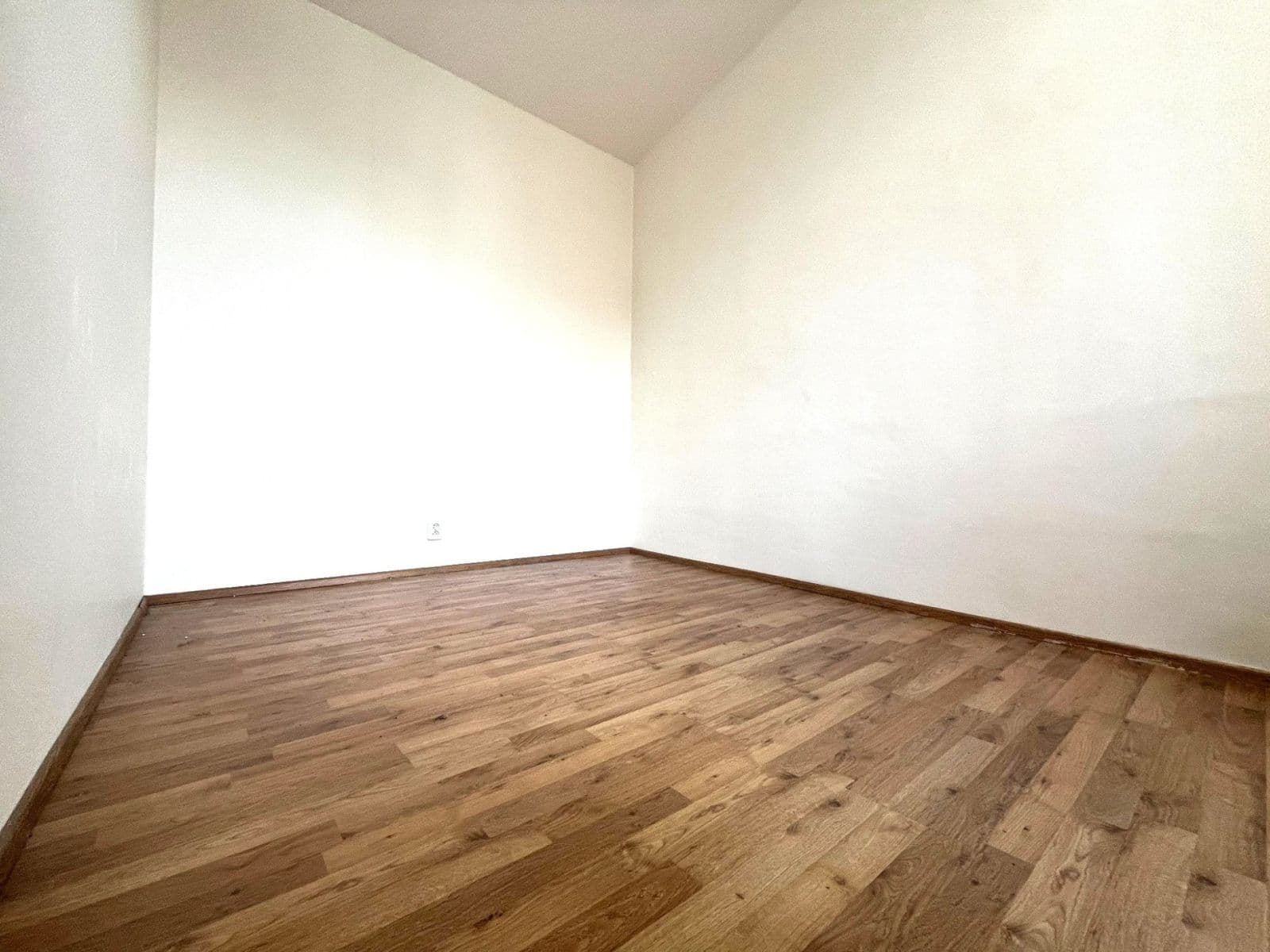 Pronájem bytu 2+1 55 m², Vlhká, Brno, Jihomoravský kraj Pronájem bytu 2+1 55 m², Vlhká, Brno, Jihomoravský kraj